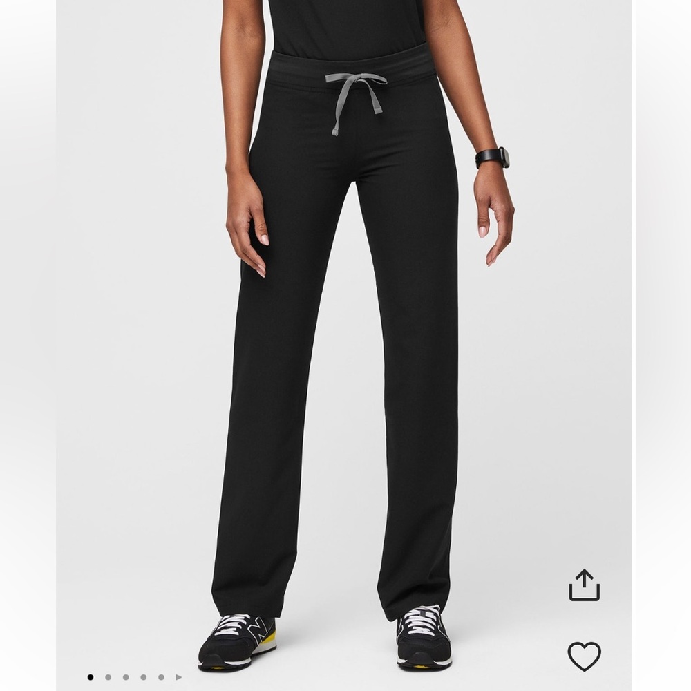 Figs Women’s Livingston Basic Scrub Pants—black